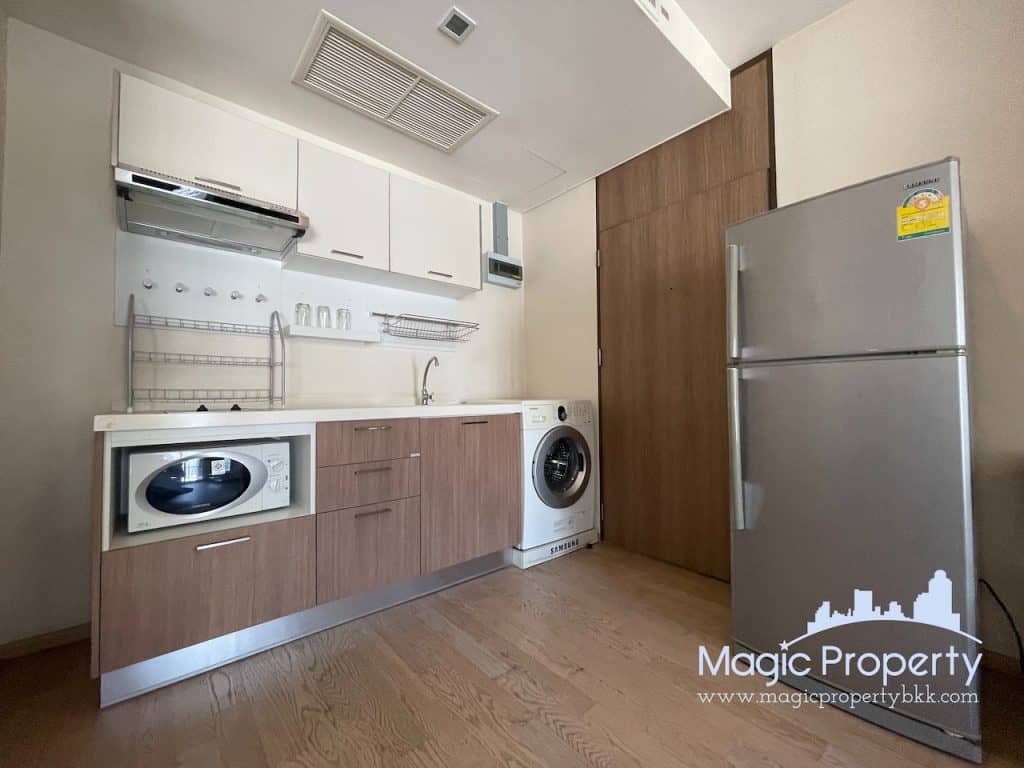 Studio For Rent in Noble Remix Condominium. Located at Sukhumvit Road, Khlong Tan, Khlong Toei, Bangkok. Near BTS Thonglor...