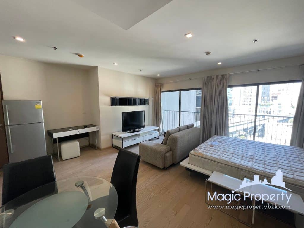 Studio For Rent in Noble Remix Condominium. Located at Sukhumvit Road, Khlong Tan, Khlong Toei, Bangkok. Near BTS Thonglor...