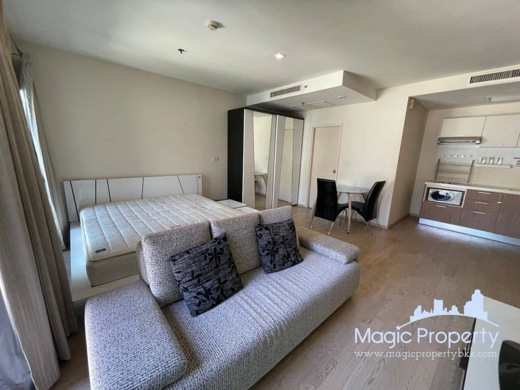 Studio For Rent in Noble Remix Condominium. Located at Sukhumvit Road, Khlong Tan, Khlong Toei, Bangkok. Near BTS Thonglor...