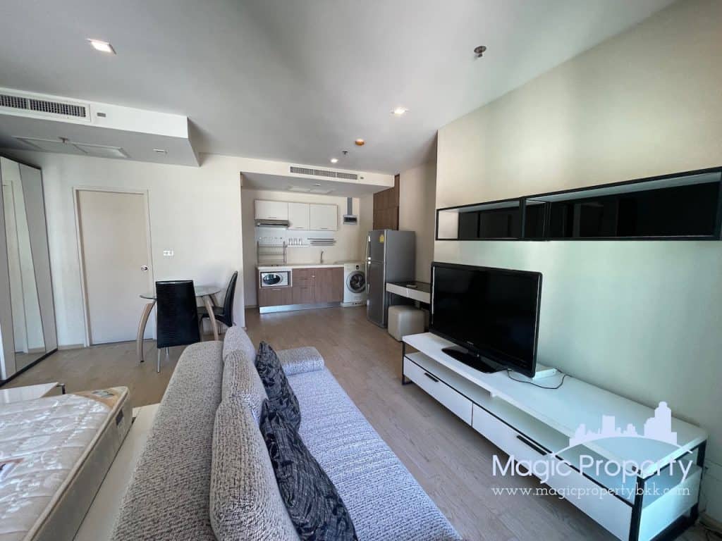 Studio For Rent in Noble Remix Condominium. Located at Sukhumvit Road, Khlong Tan, Khlong Toei, Bangkok. Near BTS Thonglor...