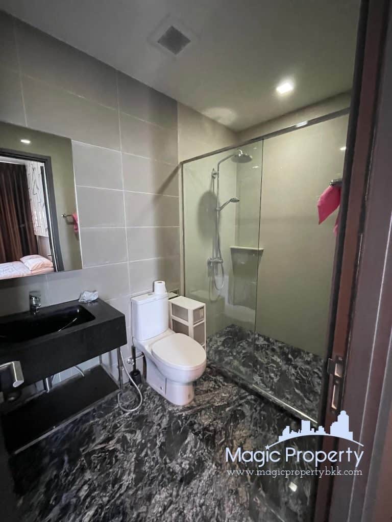 2 Bedroom for Rent in Edge Sukhumvit 23, Khlong Toei Nuea, Watthana, Bangkok 10110. Near BTS Asok around 420 meters...
