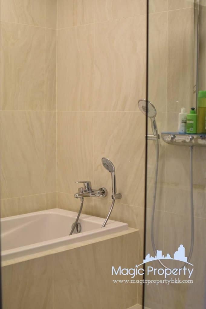 2 Bedroom Condominium in Chewathai Residence Thonglor. Located at Soi Chaem Chan, Khlong Tan Nuea, Watthana, Bangkok 10110...2 Bedroom Condominium For Rent in Chewathai Residence Thonglor. Located at Soi Chaem Chan, Khlong Tan Nuea, Watthana, Bangkok 10110...