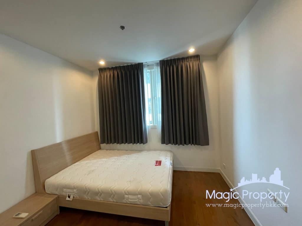 2 Bedroom For Rent in Siri Residence Condominium. Located at Sukhumvit 24 Alley, Khlong Tan, Khlong Toei, Bangkok 10110...