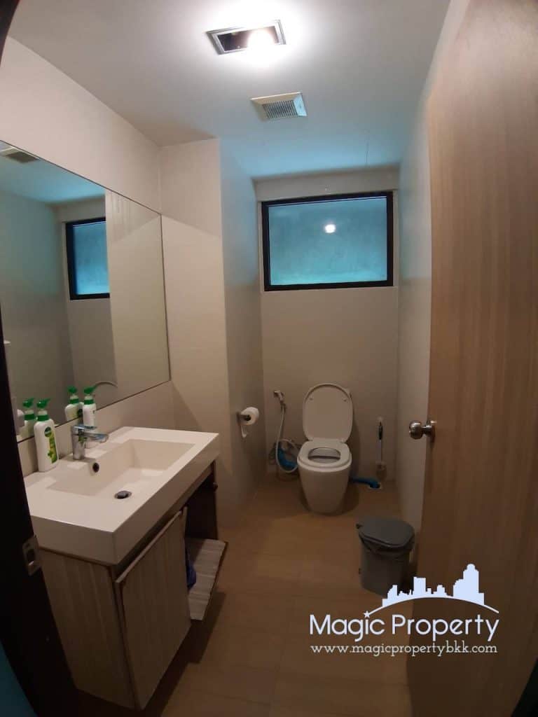 Office Space For Rent in Park Avenue. Located at Soi Sukhumvit 63 near Don Donki Mall, Khlong Tan Nuea, Watthana, Bangkok 10110...