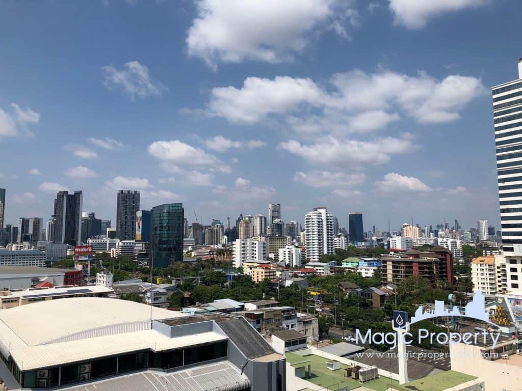 1 Bedroom Condominium For Sale in Baan Nonzee. Located at Thanon chan, Chong Nonsi, Yan Nawa, Bangkok 10120...