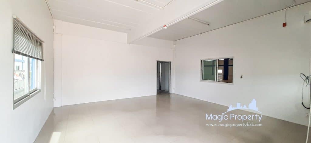 Warehouse For Rent Bang Phriang, Bang Bo, Samut Prakan Property Code MGP636 Dimension 48 X 78 Meters Area 3816 Sq.m Span 24 Meters Floor Load 3 Tons Clear height 8.2 Meters and highest 16 Meters Number of Dock 5 Number of Ramp 1 Deposit 3 months and 1 month advance Rental Minimum 3 years Contract Rental 120.THB/Sq.m Rental Price 457,920.THB/Month