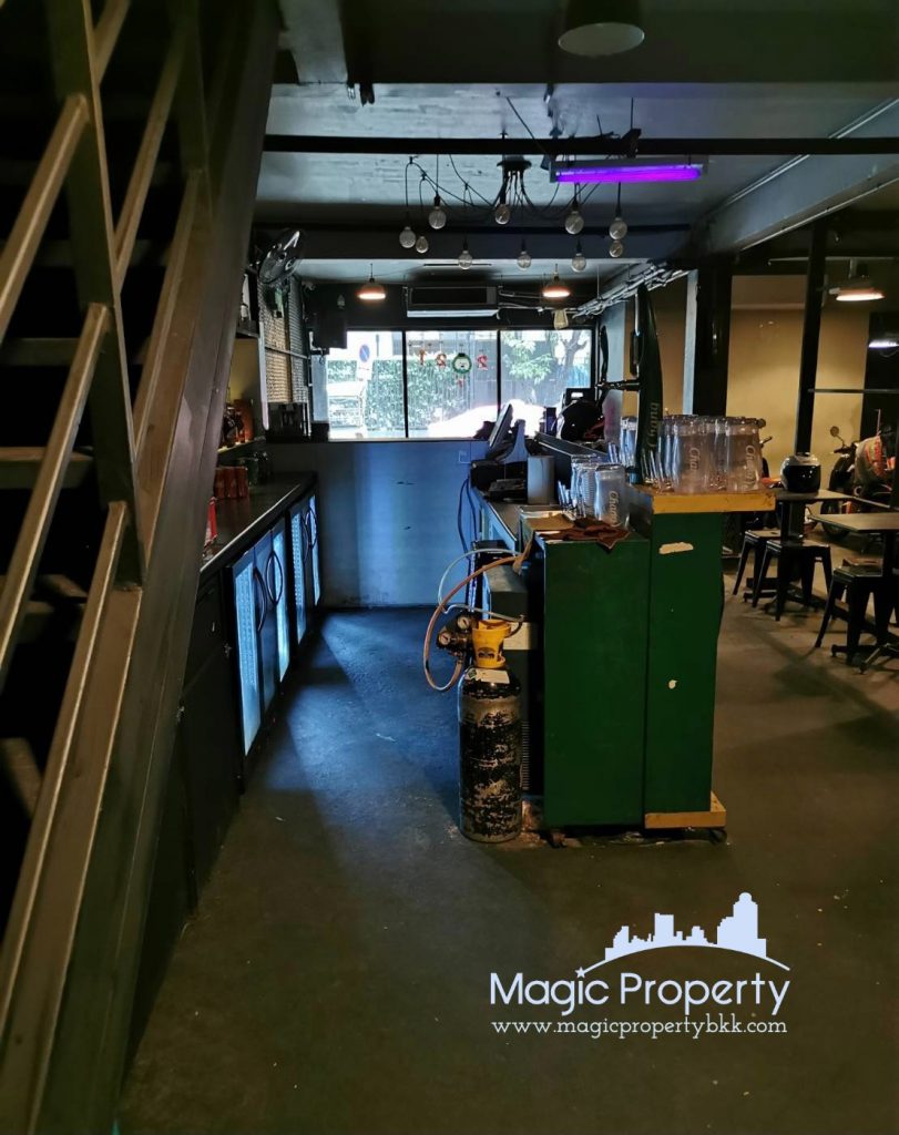 Commercial Building For Rent. Located Soi Sukhumvit 63 (Near Don Donki Mall), Khlong Tan Nuea, Watthana, Bangkok 10110....