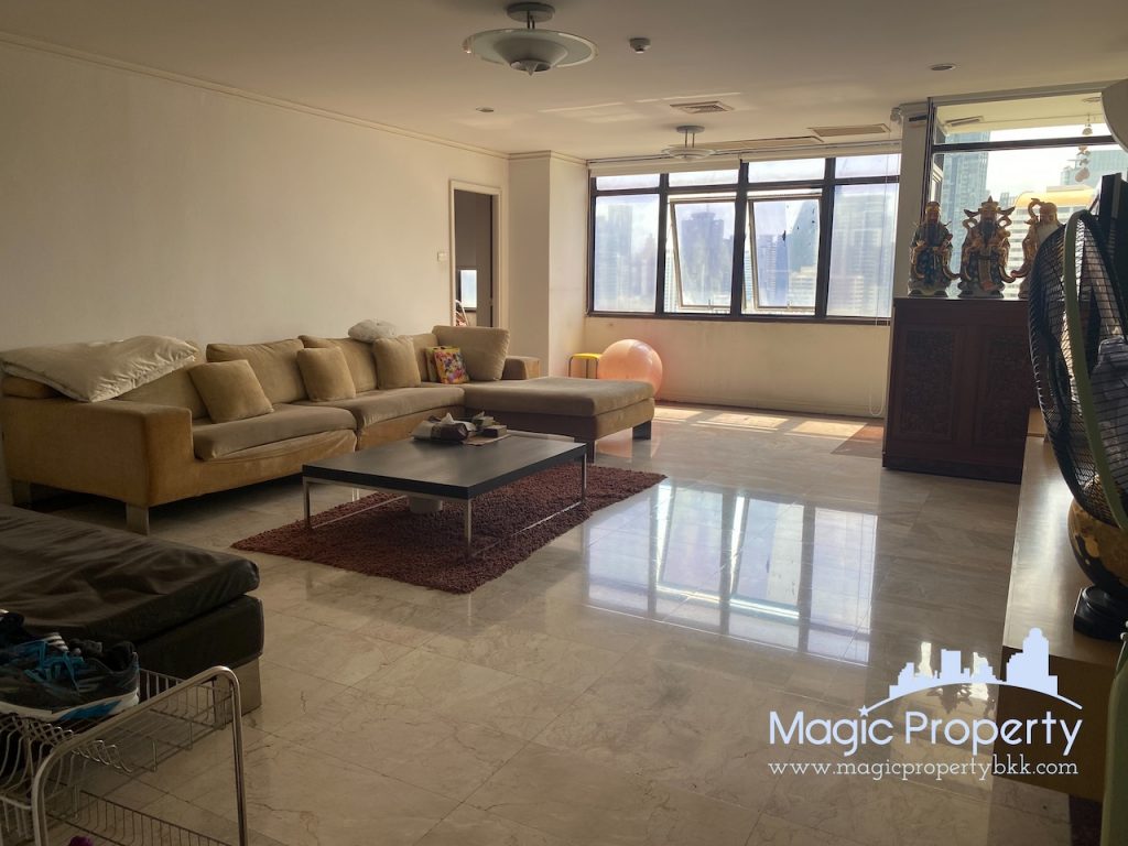 5 Bedrooms Condominium For Sale in The Waterford Park Sukhumvit 53. Located at Soi Pai Di Ma Din Klang, Khwaeng Khlong Tan Nuea, Khet Watthana..