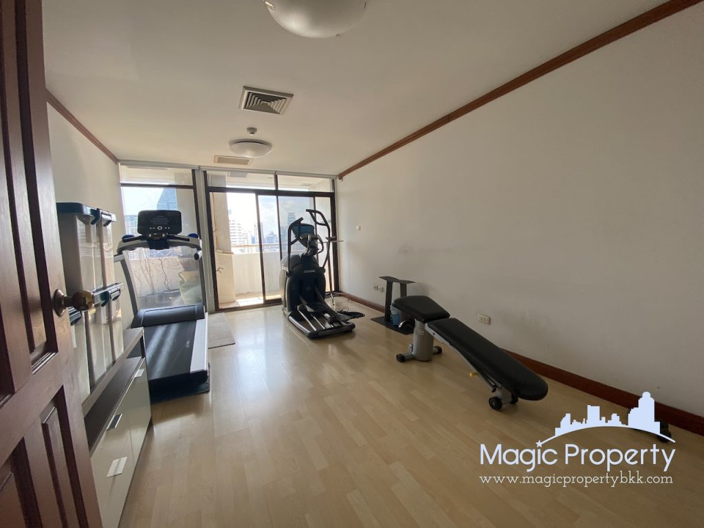 5 Bedrooms Condominium For Sale in The Waterford Park Sukhumvit 53. Located at Soi Pai Di Ma Din Klang, Khwaeng Khlong Tan Nuea, Khet Watthana..