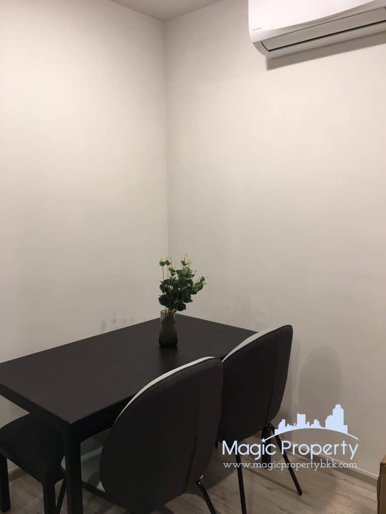 XT Huaykwang condominium For Rent. Located at Ratchadaphisek Rd, Khwaeng Huai Khwang, Khet Huai Khwang, Bangkok 10310. Near MRT Huai Khwang
