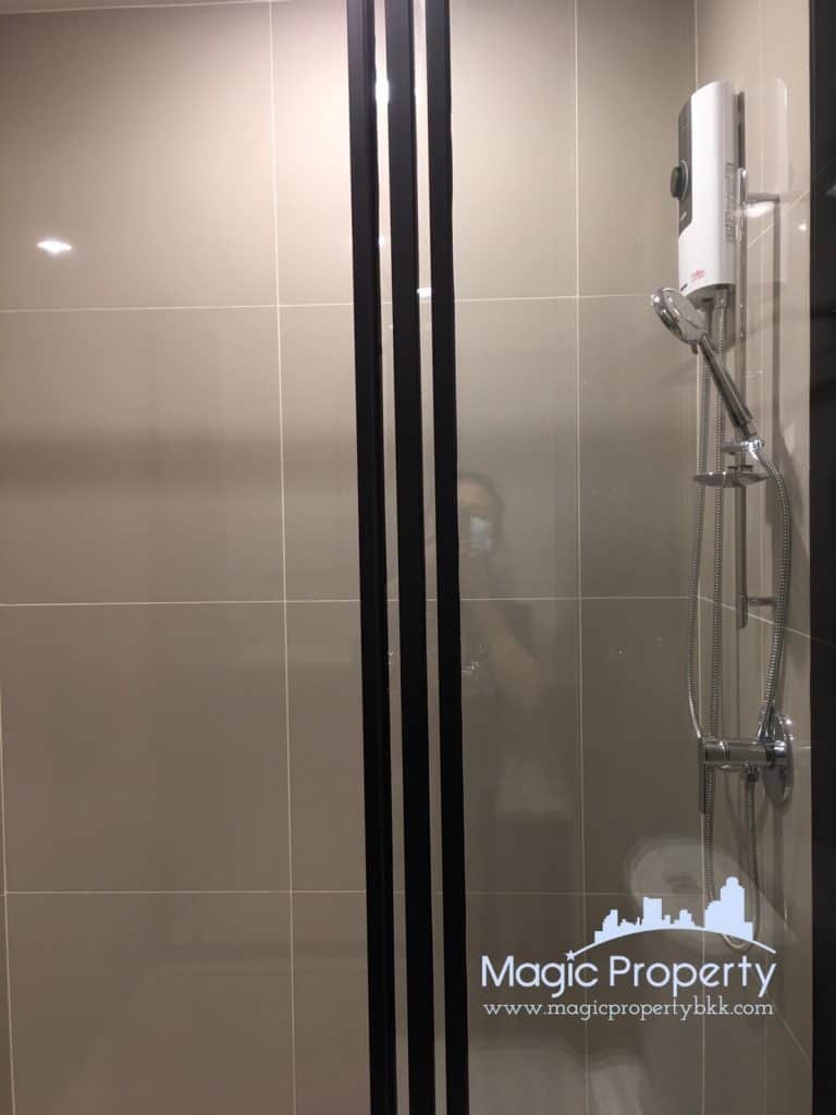 XT Huaykwang condominium For Rent. Located at Ratchadaphisek Rd, Khwaeng Huai Khwang, Khet Huai Khwang, Bangkok 10310. Near MRT Huai Khwang