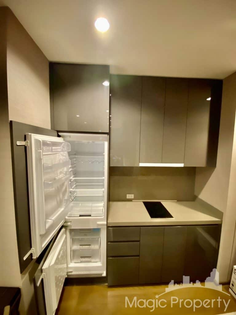 2 Bedroom Condominium For Sale in The Diplomat Sathorn. Located at Sathon road, Silom, Bang Rak, Bangkok 10500. Near BTS Surasak.