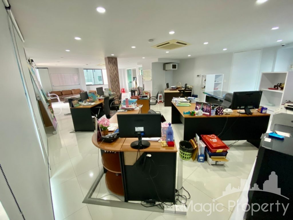 2 Buildings together in Jade Height Sathorn-Rama 3 Home Office / Townhouse For Sale, Yan Nawa Road, Chong Nonsi, Yan Nawa, Bangkok...