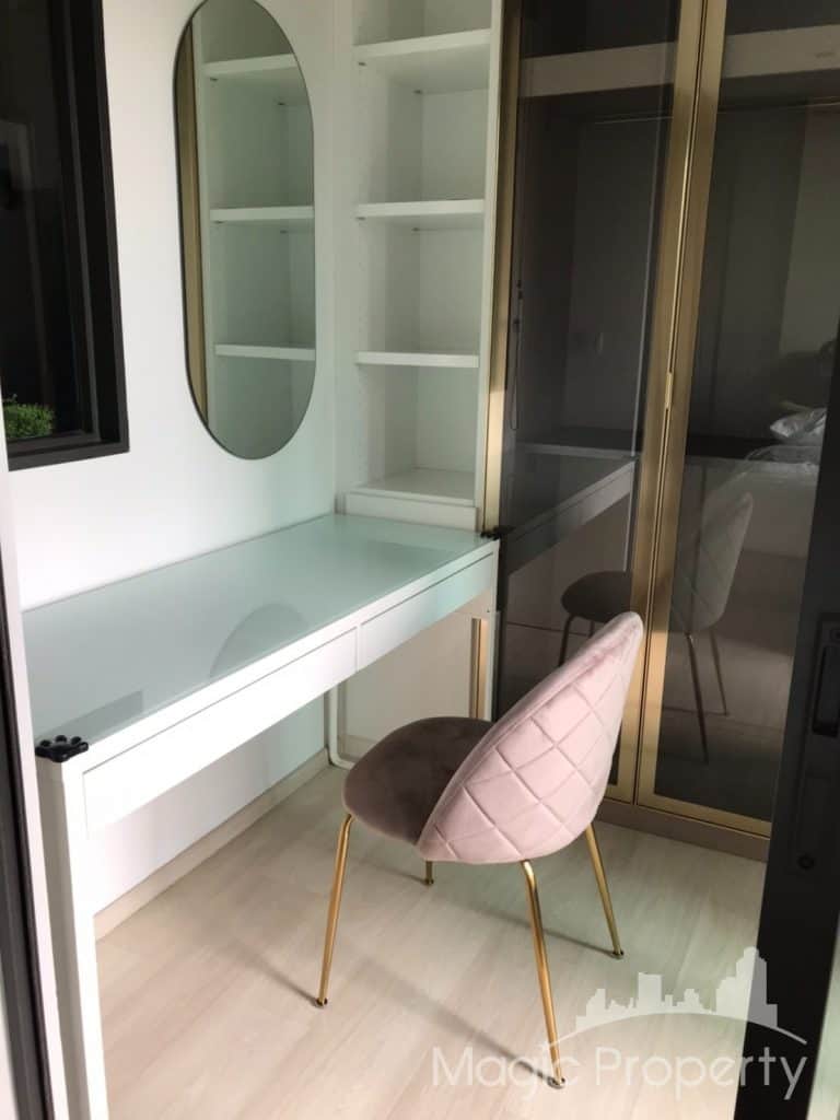 1 Bedroom condominium Size 35 Sqm For Rent in Life one Wireless Condominium. Located at Withayu Rd, Lumphini, Pathum Wan District, Bangkok...