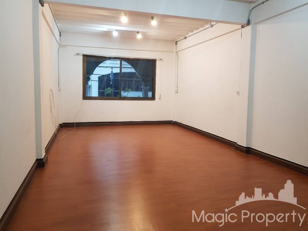 Commercial Building For Sale or Rent in Sukhumvit 101, Bang Chak, Phra Khanong, Bangkok. Near BTS Punnawithi