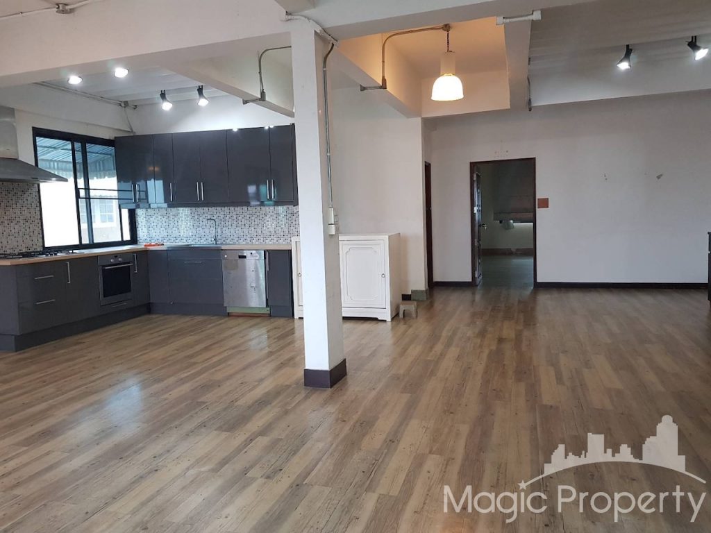 Commercial Building For Sale or Rent in Sukhumvit 101, Bang Chak, Phra Khanong, Bangkok. Near BTS Punnawithi