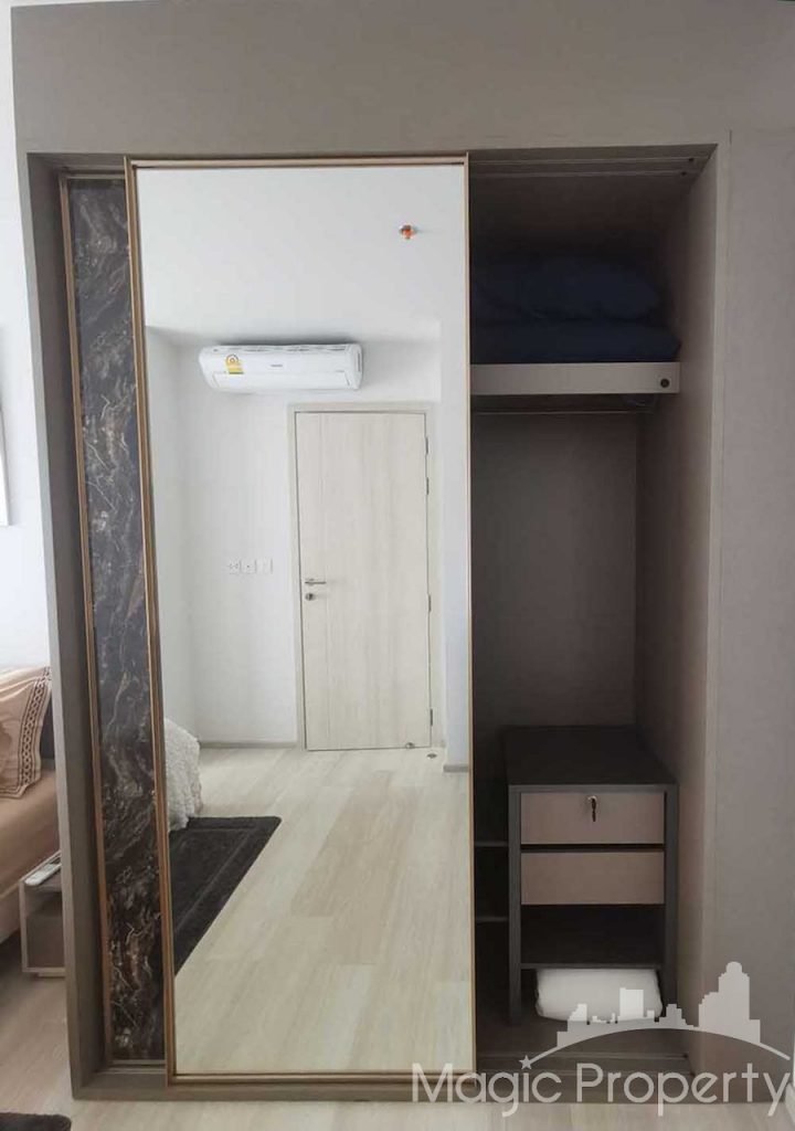 2 Bedroom Condominium For Rent in Life One Wireless. Located at Witthayu Road, Lumphini, Pathum Wan, Bangkok 10330. Near BTS Phloen Chit...