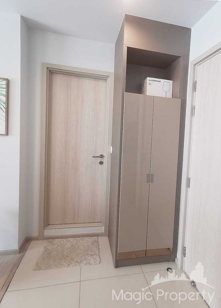 2 Bedroom Condominium For Rent in Life One Wireless. Located at Witthayu Road, Lumphini, Pathum Wan, Bangkok 10330. Near BTS Phloen Chit...