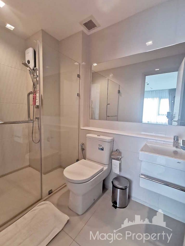 2 Bedroom Condominium For Rent in Life One Wireless. Located at Witthayu Road, Lumphini, Pathum Wan, Bangkok 10330. Near BTS Phloen Chit...