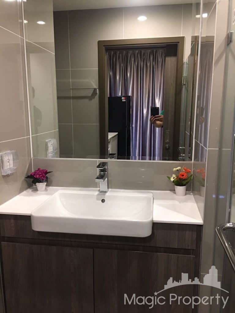 Studio For Rent in Ideo Mobi Asoke Condominium. Located at New Phetchaburi Rd, Bang Kapi, Huai Khwang, Bangkok 10310. Near MRT Phetchaburi..