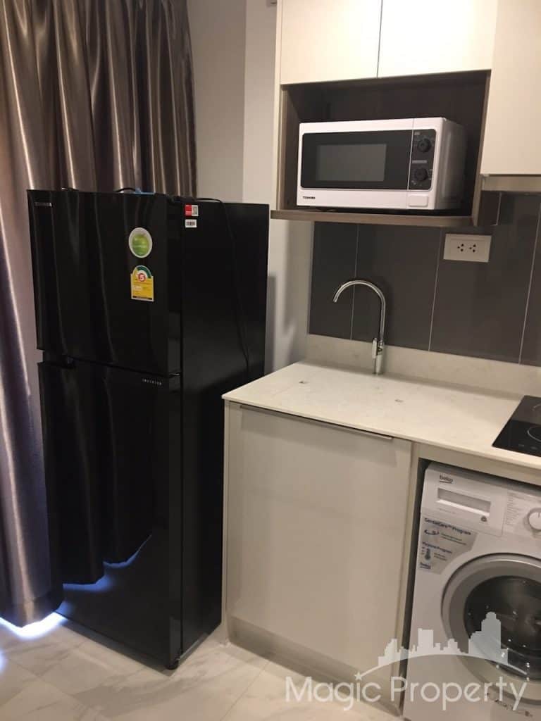 Studio For Rent in Ideo Mobi Asoke Condominium. Located at New Phetchaburi Rd, Bang Kapi, Huai Khwang, Bangkok 10310. Near MRT Phetchaburi..