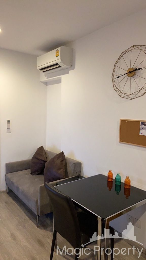Studio For Rent in Ideo Mobi Asoke Condominium. Located at New Phetchaburi Rd, Bang Kapi, Huai Khwang, Bangkok 10310. Near MRT Phetchaburi..
