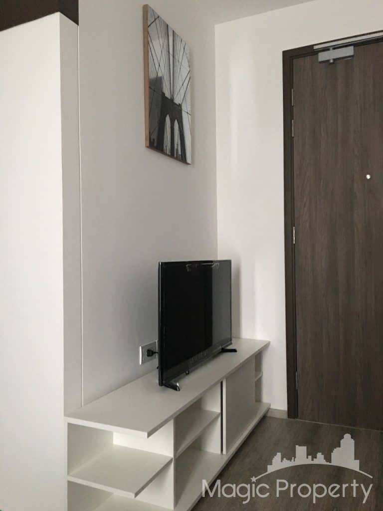 Studio For Rent in Ideo Mobi Asoke Condominium. Located at New Phetchaburi Rd, Bang Kapi, Huai Khwang, Bangkok 10310. Near MRT Phetchaburi..