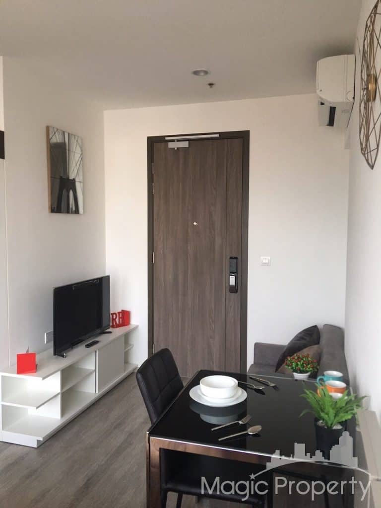 Studio For Rent in Ideo Mobi Asoke Condominium. Located at New Phetchaburi Rd, Bang Kapi, Huai Khwang, Bangkok 10310. Near MRT Phetchaburi..