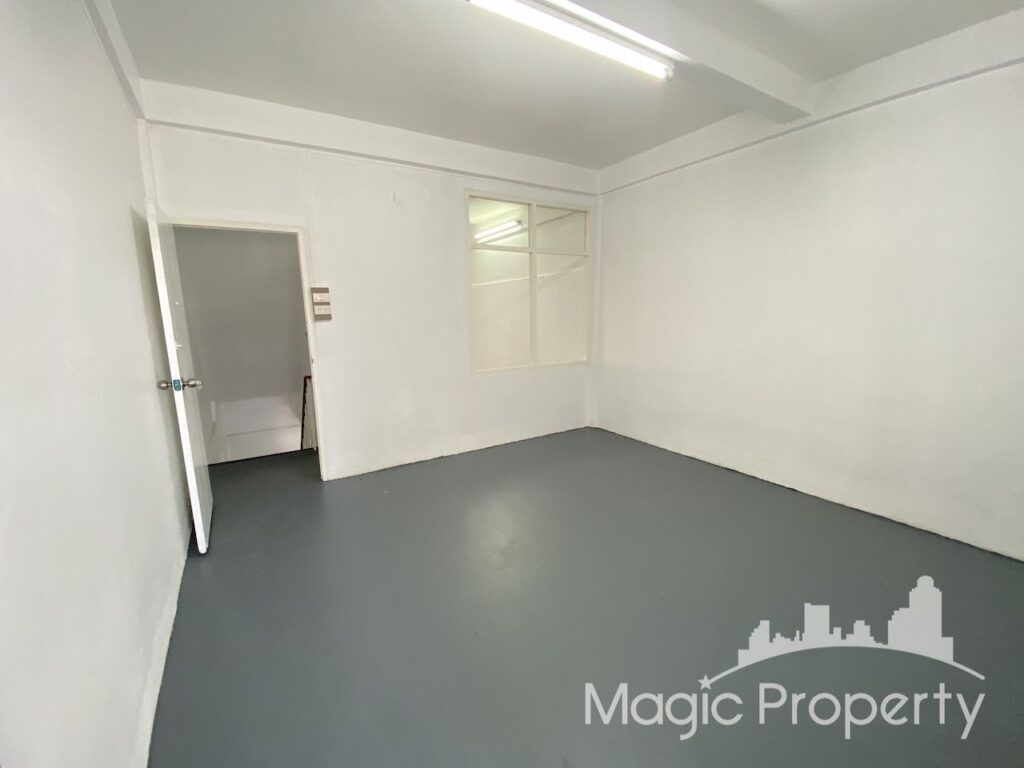 Property Image – Shophouse For Sale in Sukhumvit 71(Pridi 32)