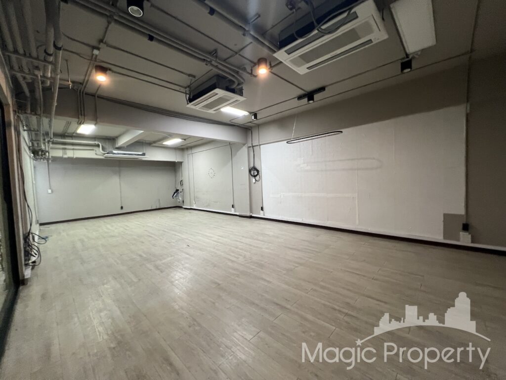 Property Image – Park Avenue Sukhumvit 63 (Ekkamai) Building For Sale