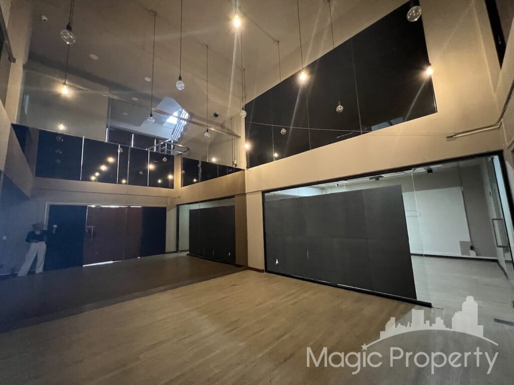 Property Image – Park Avenue Sukhumvit 63 (Ekkamai) Building For Sale