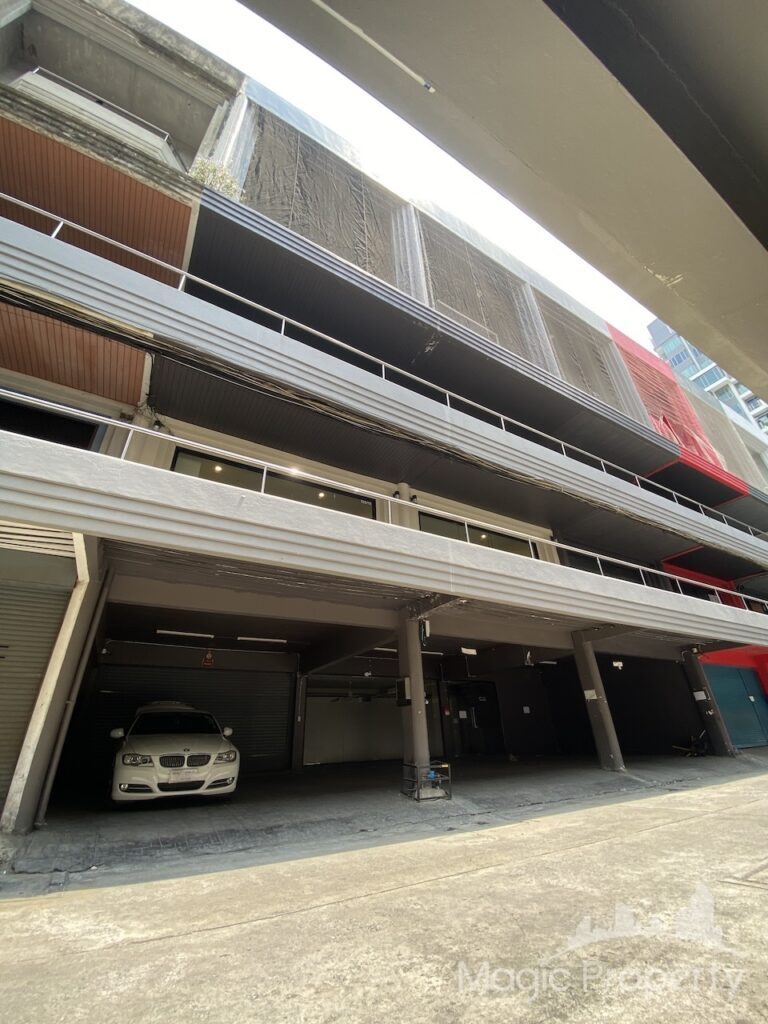 Property Image – Park Avenue Sukhumvit 63 (Ekkamai) Building For Sale