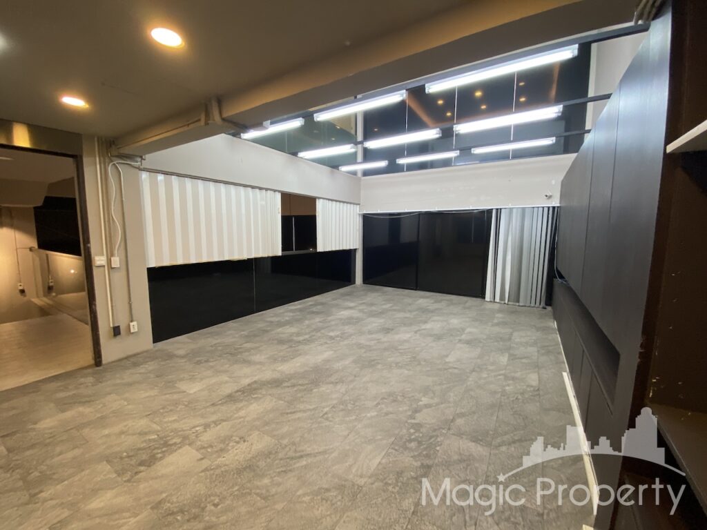 Property Image – Park Avenue Sukhumvit 63 (Ekkamai) Building For Sale