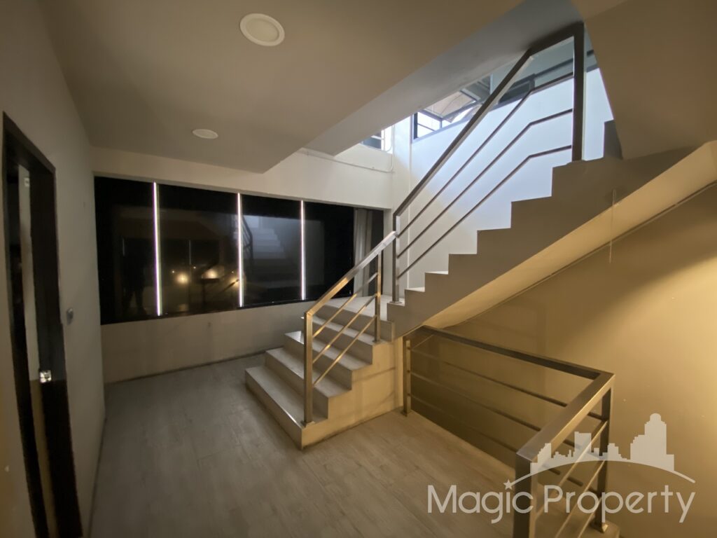 Property Image – Park Avenue Sukhumvit 63 (Ekkamai) Building For Sale