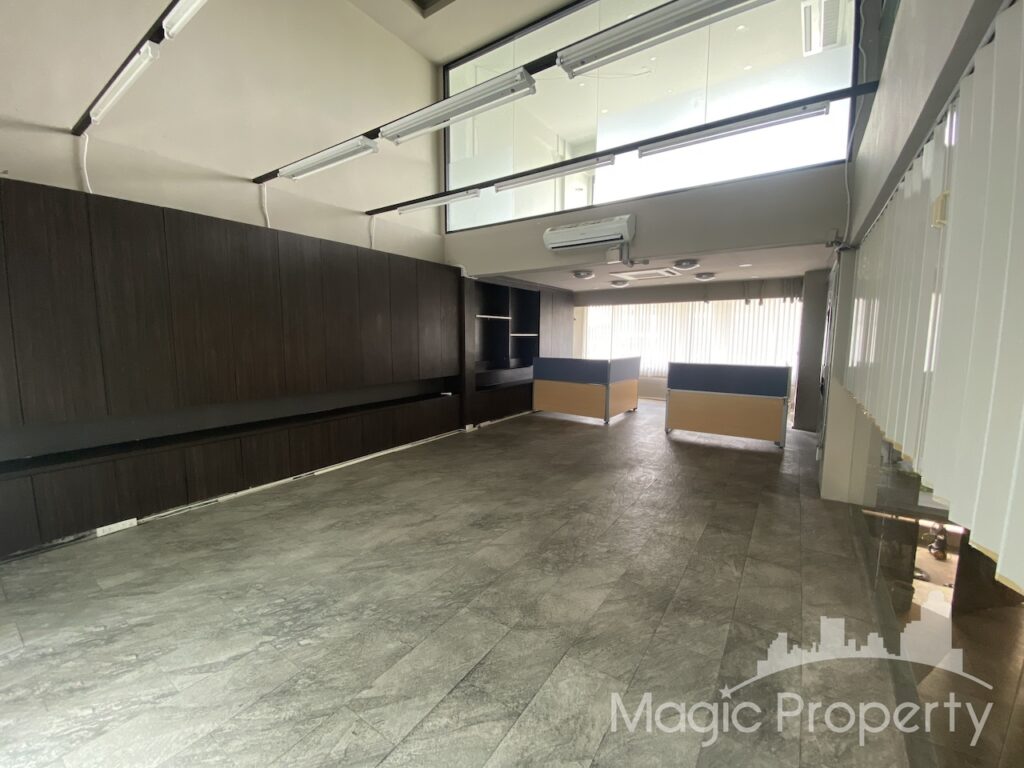 Property Image – Park Avenue Sukhumvit 63 (Ekkamai) Building For Sale