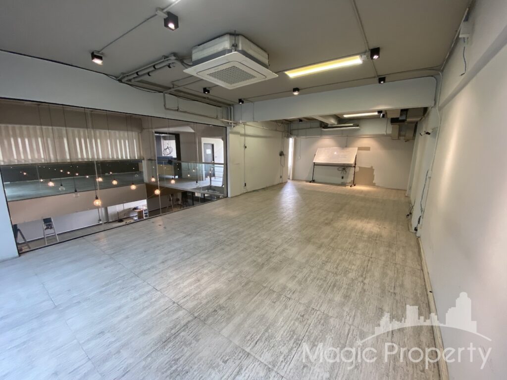 Property Image – Park Avenue Sukhumvit 63 (Ekkamai) Building For Sale