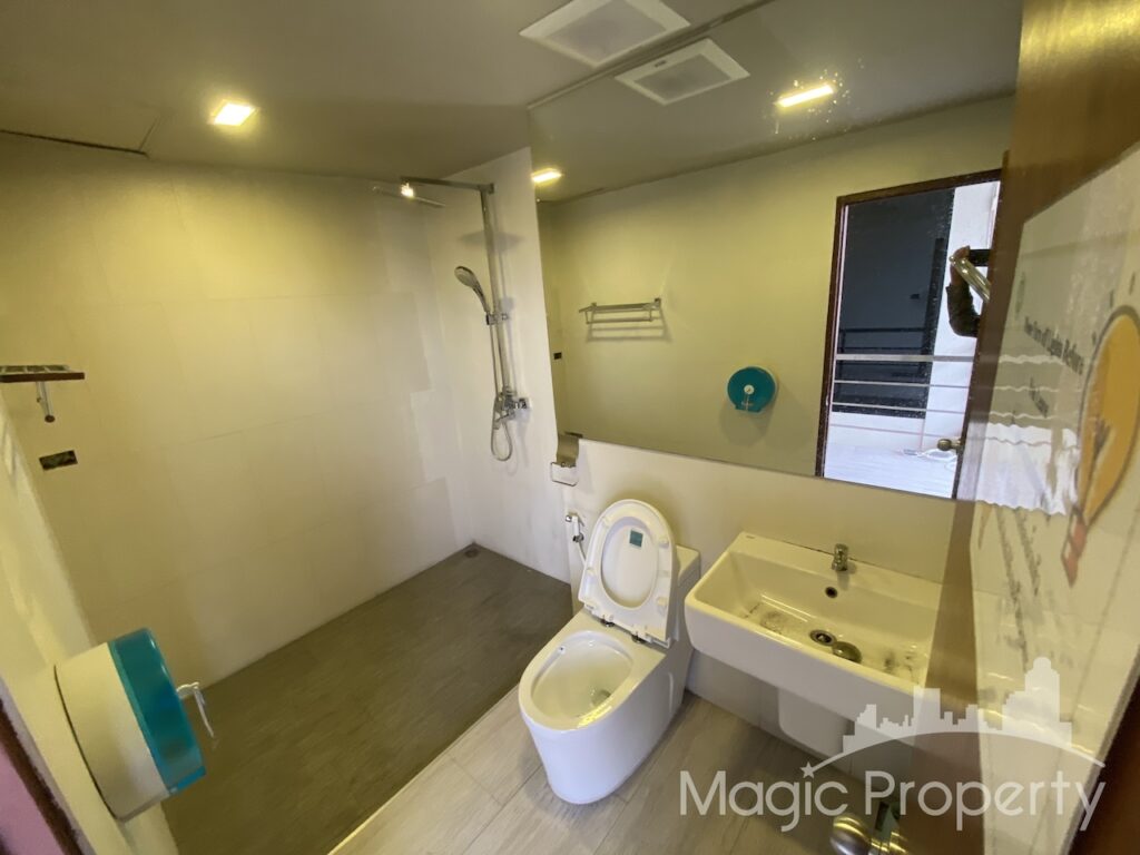 Property Image – Park Avenue Sukhumvit 63 (Ekkamai) Building For Sale