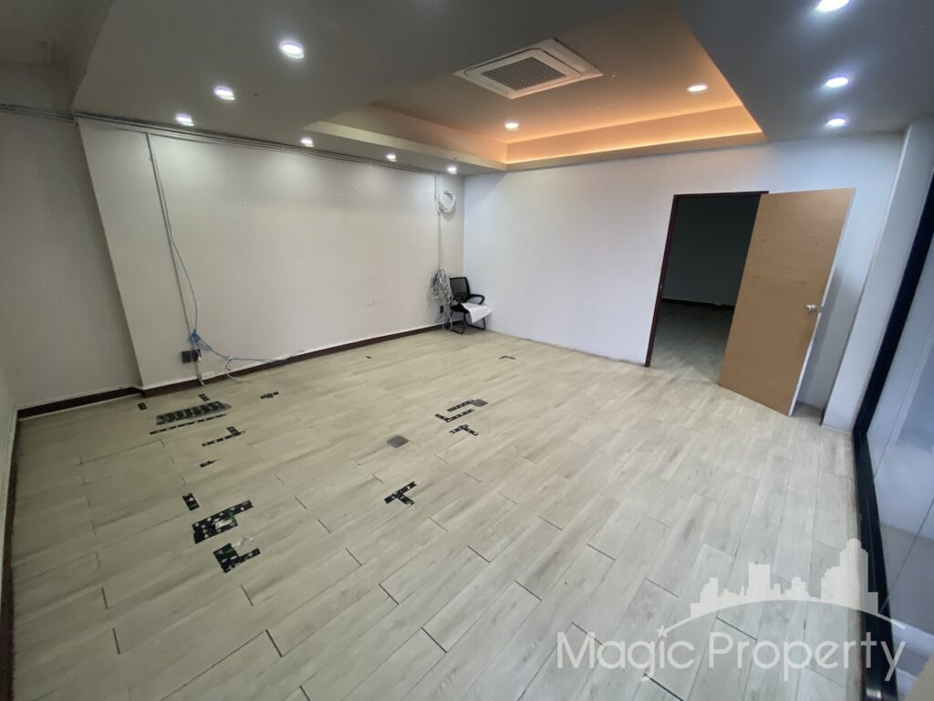 Property Image – Park Avenue Sukhumvit 63 (Ekkamai) Building For Sale