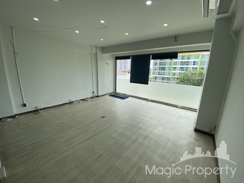 Property Image – Park Avenue Sukhumvit 63 (Ekkamai) Building For Sale