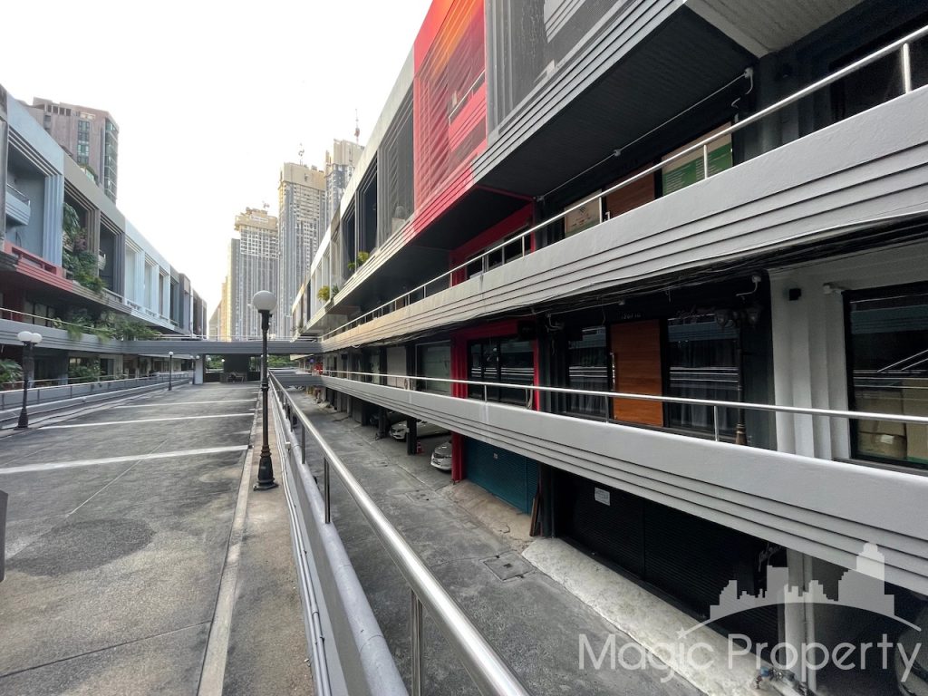 5 Floors Commercial Building/Office For Sale in Park Avenue(Soi Ekkamai 14) Sukhumvit 63, Khlong Tan Nuea, Watthana, Bangkok 10110.