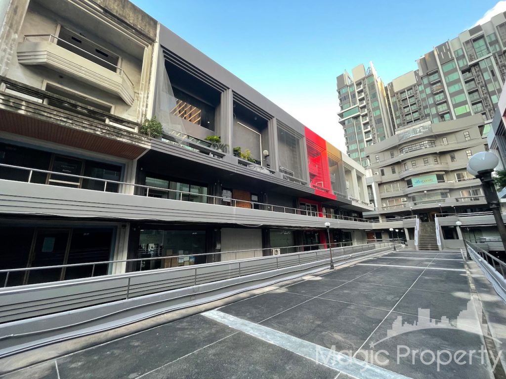 5 Floors Commercial Building/Office For Sale in Park Avenue(Soi Ekkamai 14) Sukhumvit 63, Khlong Tan Nuea, Watthana, Bangkok 10110.