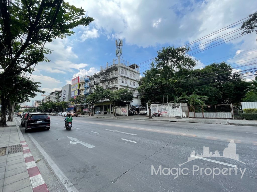 3 Rai 1 Ngan 38 Sq.wah Land For Sale. Located on Onnut road, Khwaeng Suan Luang, Khet Suan Luang, Bangkok 10250...