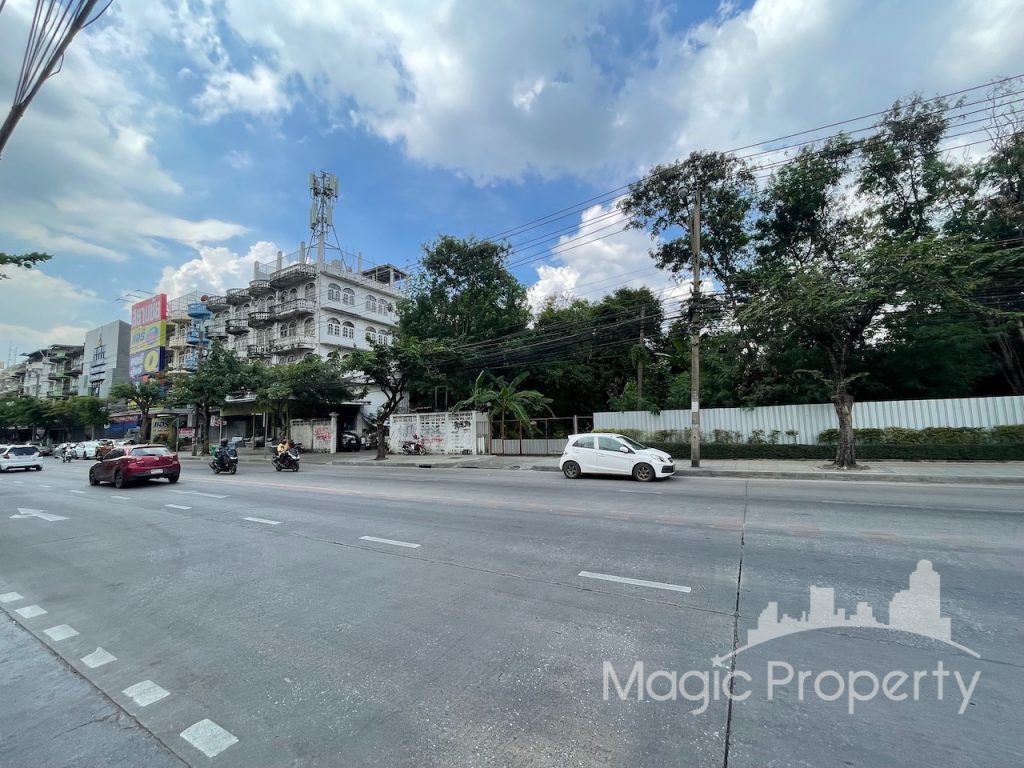 3 Rai 1 Ngan 38 Sq.wah Land For Sale. Located on Onnut road, Khwaeng Suan Luang, Khet Suan Luang, Bangkok 10250...