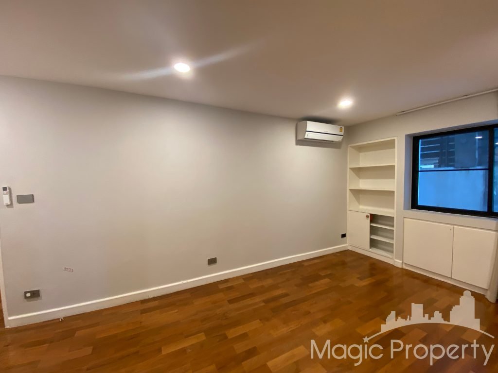 2 Bedroom Condominium For Sale in Le Premier 2. Located at Sukhumvit 59, Khlong Tan Nuea, Watthana, Bangkok 10110. Near BTS Thong Lo...