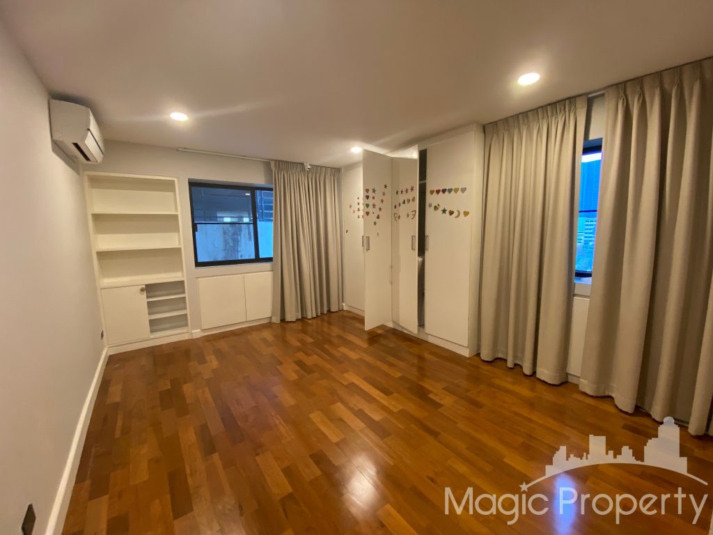2 Bedroom Condominium For Sale in Le Premier 2. Located at Sukhumvit 59, Khlong Tan Nuea, Watthana, Bangkok 10110. Near BTS Thong Lo...