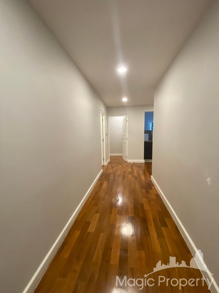 2 Bedroom Condominium For Sale in Le Premier 2. Located at Sukhumvit 59, Khlong Tan Nuea, Watthana, Bangkok 10110. Near BTS Thong Lo...