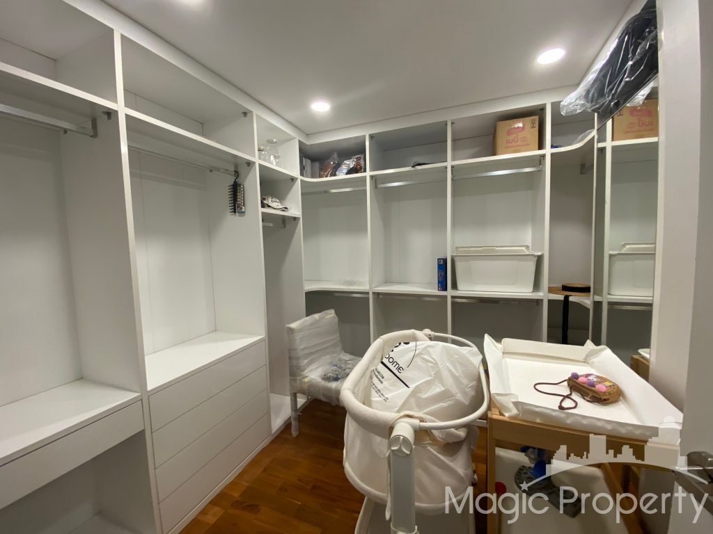 2 Bedroom Condominium For Sale in Le Premier 2. Located at Sukhumvit 59, Khlong Tan Nuea, Watthana, Bangkok 10110. Near BTS Thong Lo...