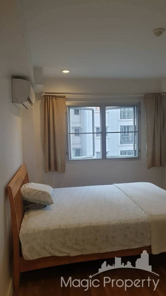 2 Bedroom For Sale in Brighton Place Condominium. Located at Rama 9 road, Khwaeng Bang Kapi, khet Huai Khwang, Bangkok 10310