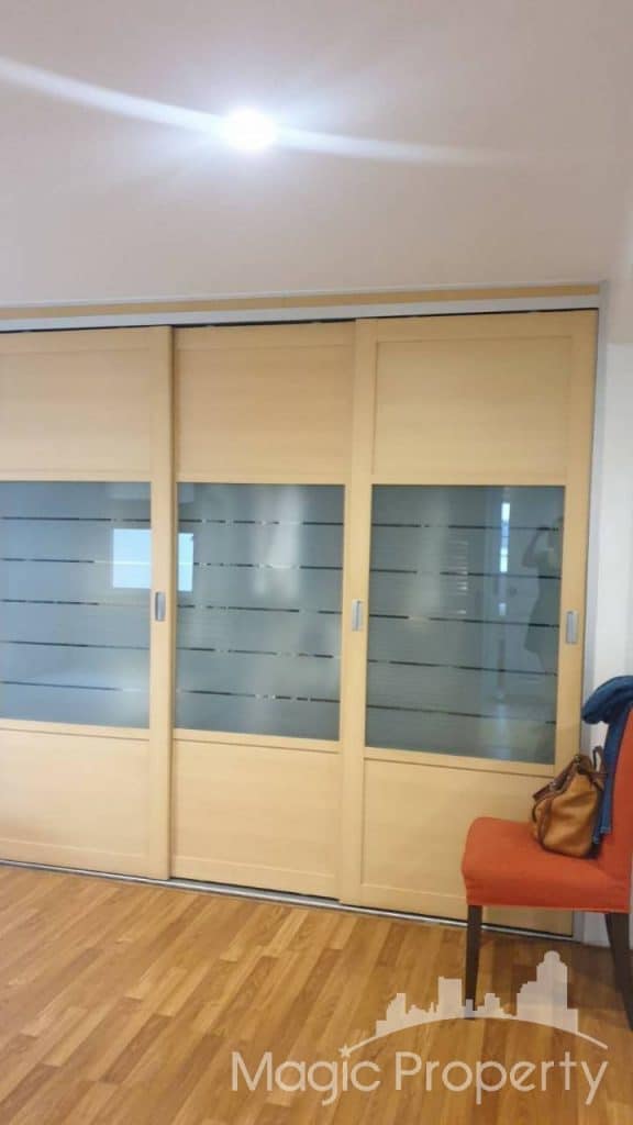 2 Bedroom For Sale in Brighton Place Condominium. Located at Rama 9 road, Khwaeng Bang Kapi, khet Huai Khwang, Bangkok 10310