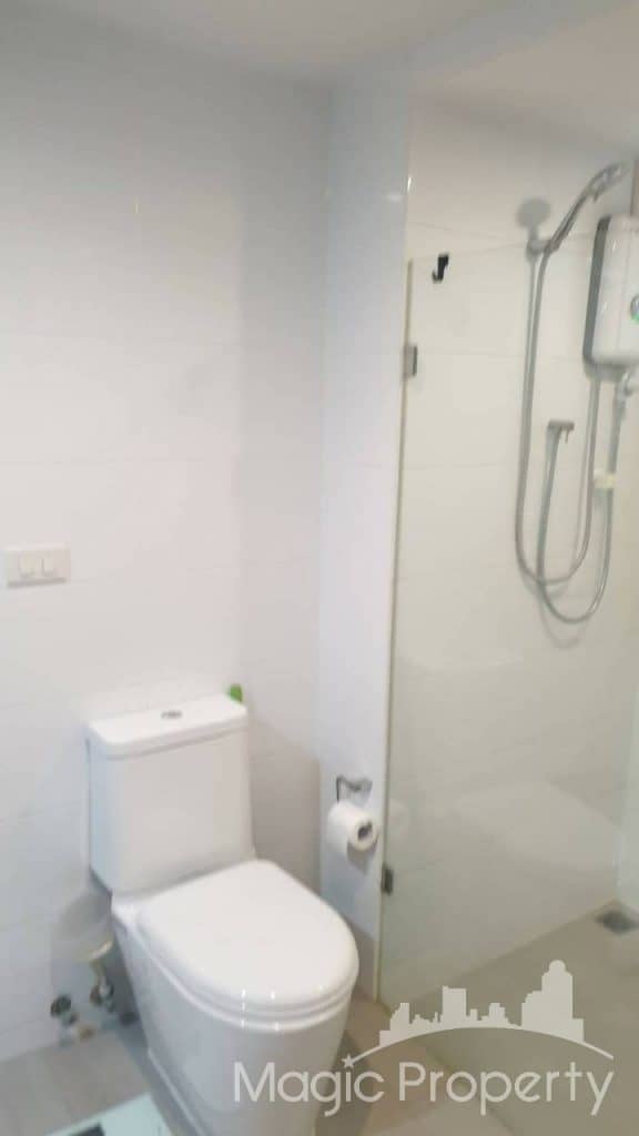 2 Bedroom For Sale in Brighton Place Condominium. Located at Rama 9 road, Khwaeng Bang Kapi, khet Huai Khwang, Bangkok 10310